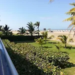 Bello apartamento con salida al mar